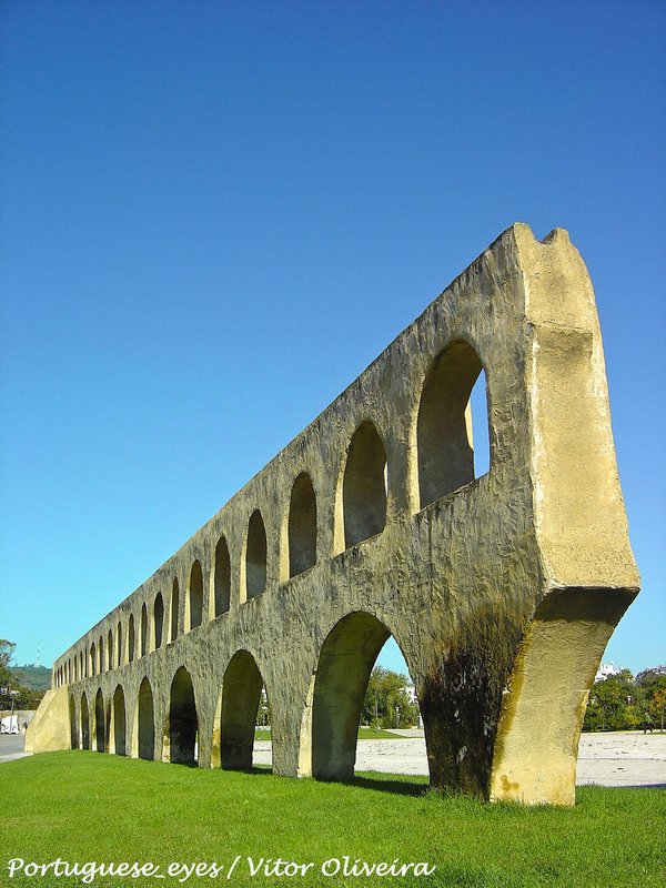 Aqueduto dos Arcos - Setúbal - Portugal (8130685144).jpg