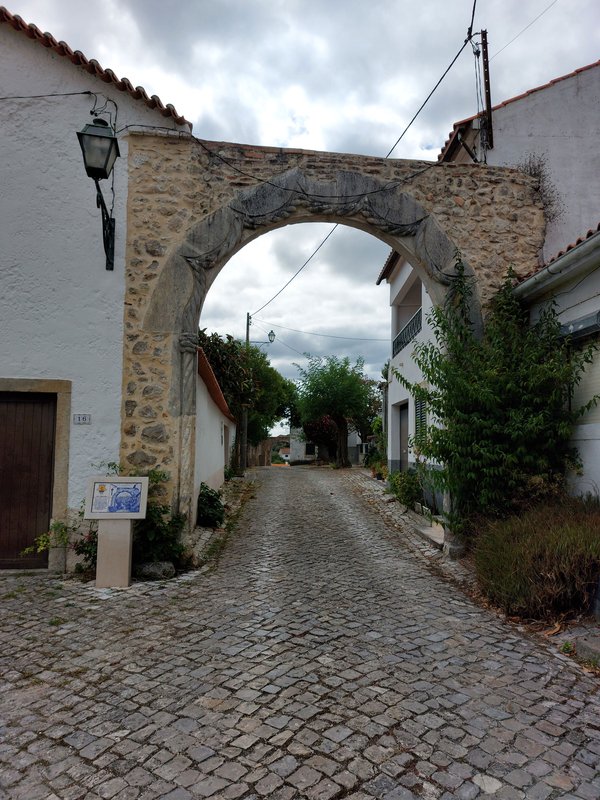 Arco Manuelino de Abiul em 2021.jpg
