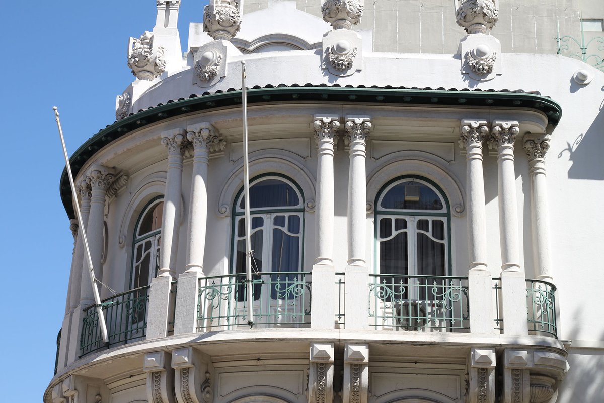 Av Fontes Pereira de Melo 28 (metro Lx) 7270.jpg