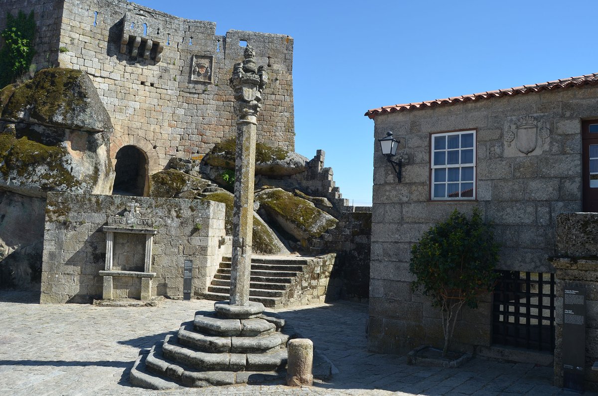 Caminho Histórico de Sortelha V (36232925976).jpg