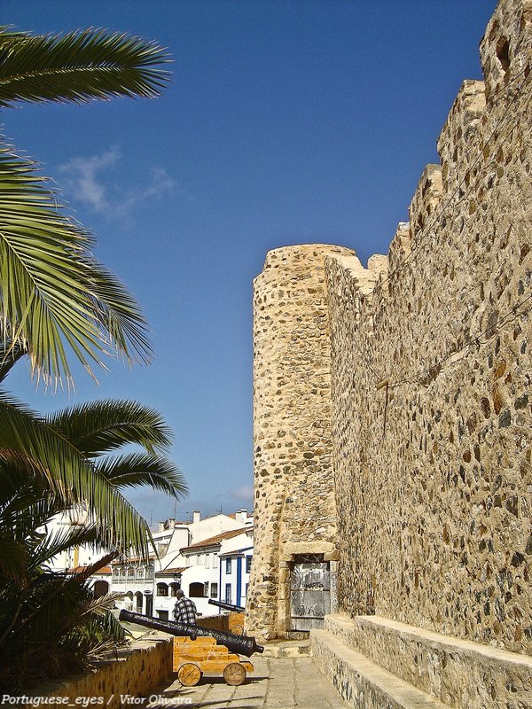 Castelo de Sines - Portugal (4550358055).jpg