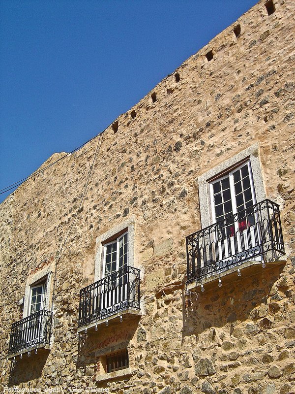 Castelo de Sines - Portugal (5021136976).jpg