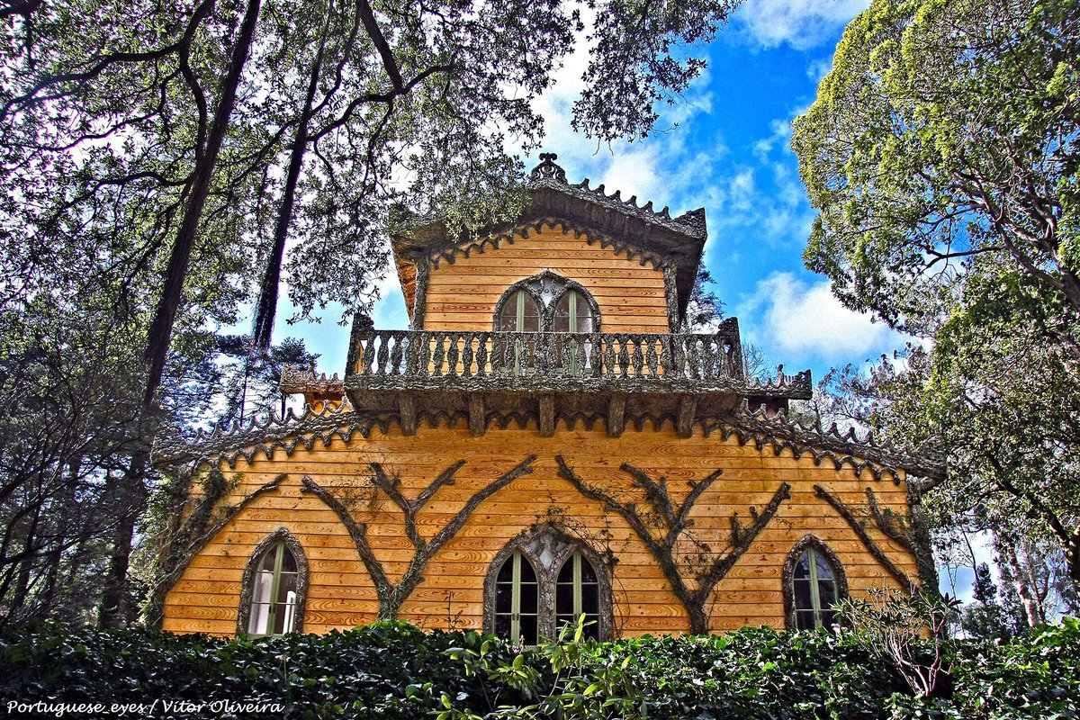 Chalé da Condessa d'Edla - Sintra - Portugal (26729800417).jpg
