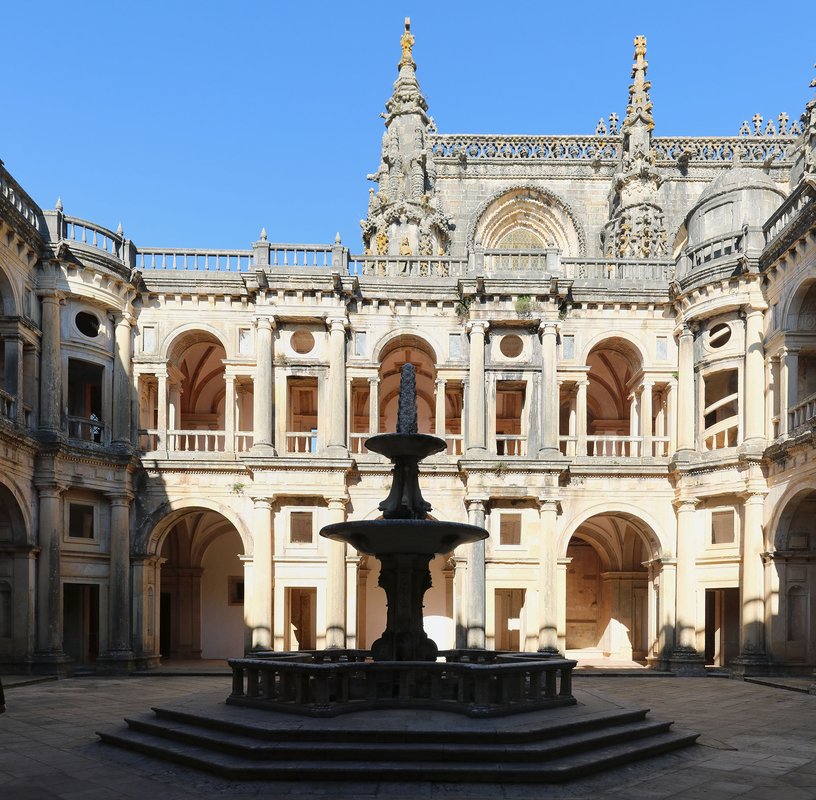 Convento de Cristo - Cloister of Joao III.jpg
