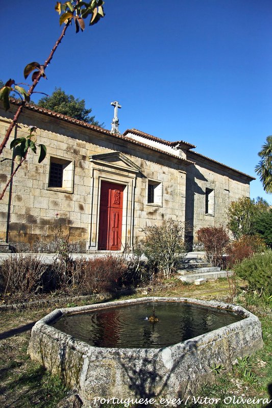 Convento de Nossa Senhora da Oliva - Tojal - Portugal (8522591564).jpg