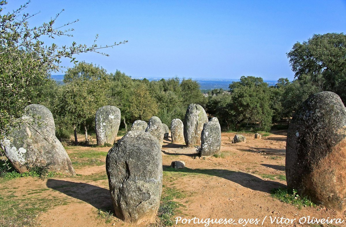 Cromeleque dos Almendres - Portugal (6267021401).jpg