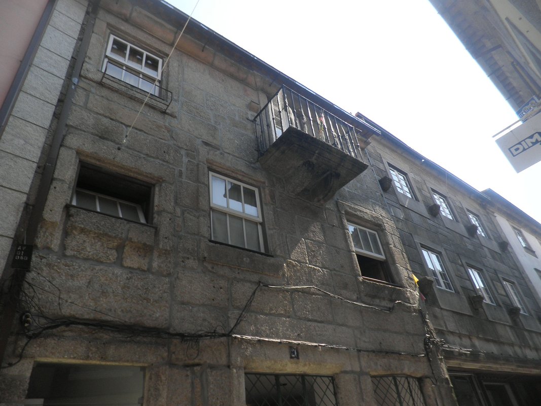 Edifício na Rua Francisco dos Passos, nº 26 a 28 - Guarda 4.jpg