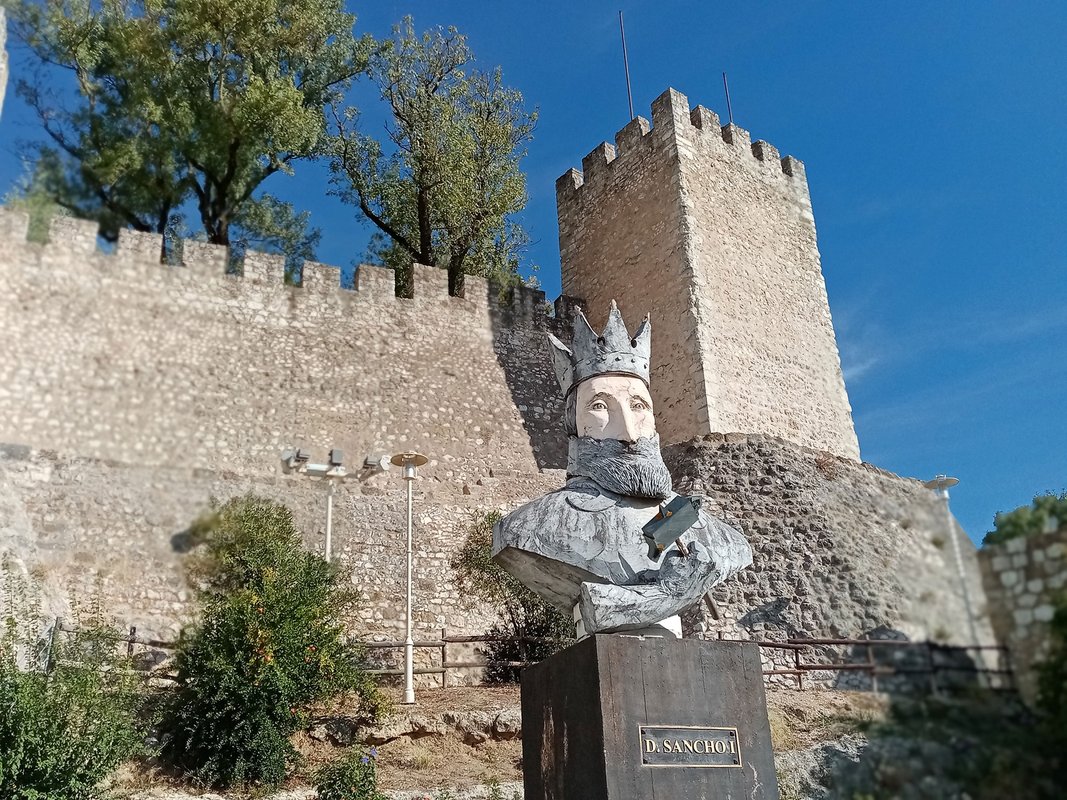 Entrada do Castelo de Torres Novas.jpg