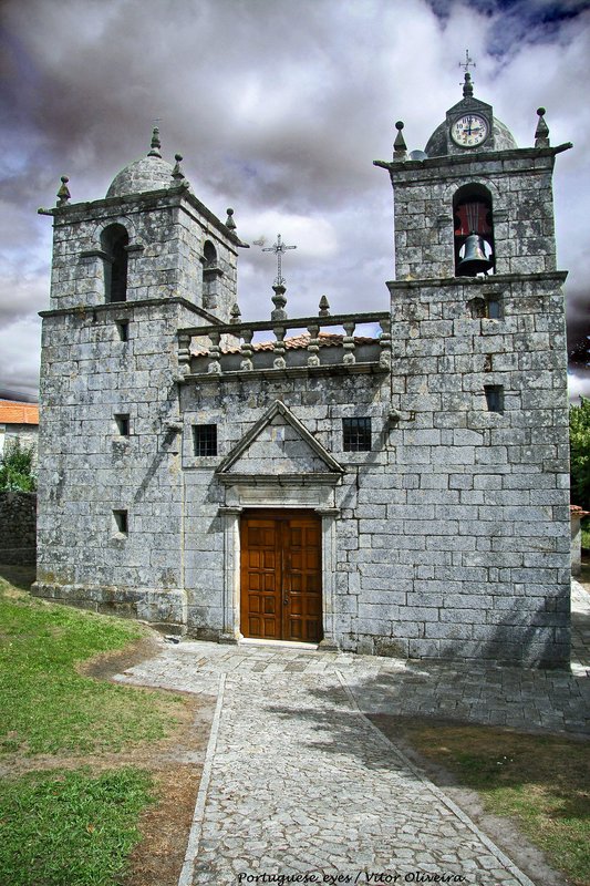 Igreja Matriz de Moimenta - Portugal (21380656494).jpg