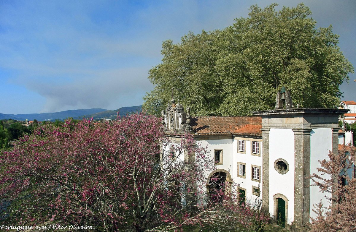 Igreja de Nossa Senhora da Guia - Ponte de Lima - Portugal (16463495415).jpg