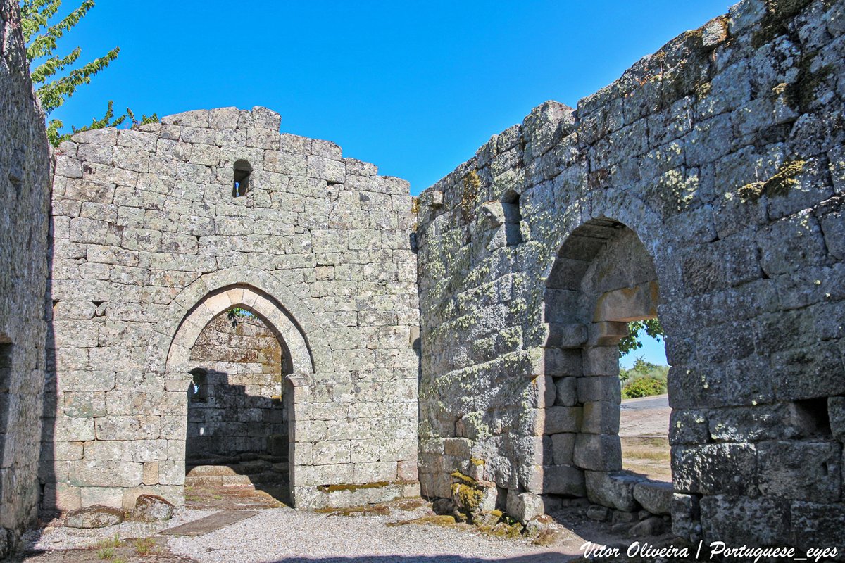 Igreja de São João Batista - Ansiães - Portugal 🇵🇹 (53548507785).jpg