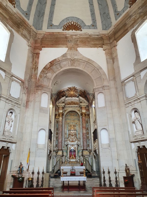 Interior Santuario Senhor Jesus da Pedra Obidos 01.jpg