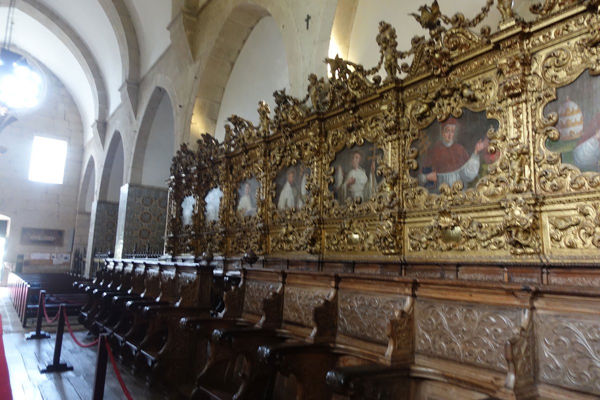 Interior of Convento de São João de Tarouca07.jpg
