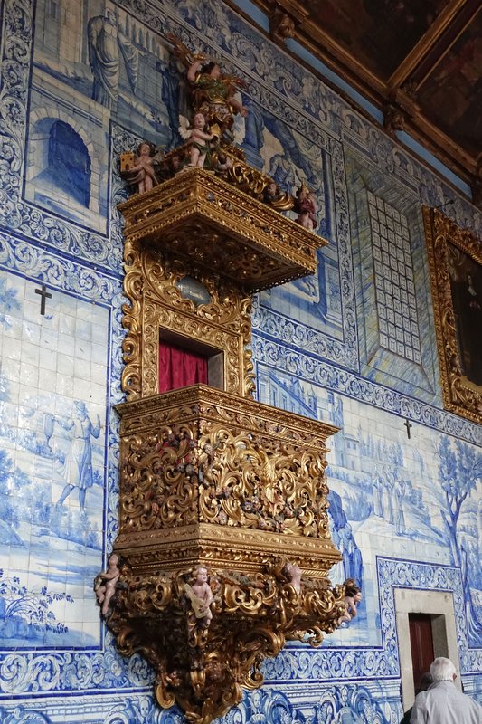 Interior of Igreja de Nossa Senhora do Terço (2).jpg