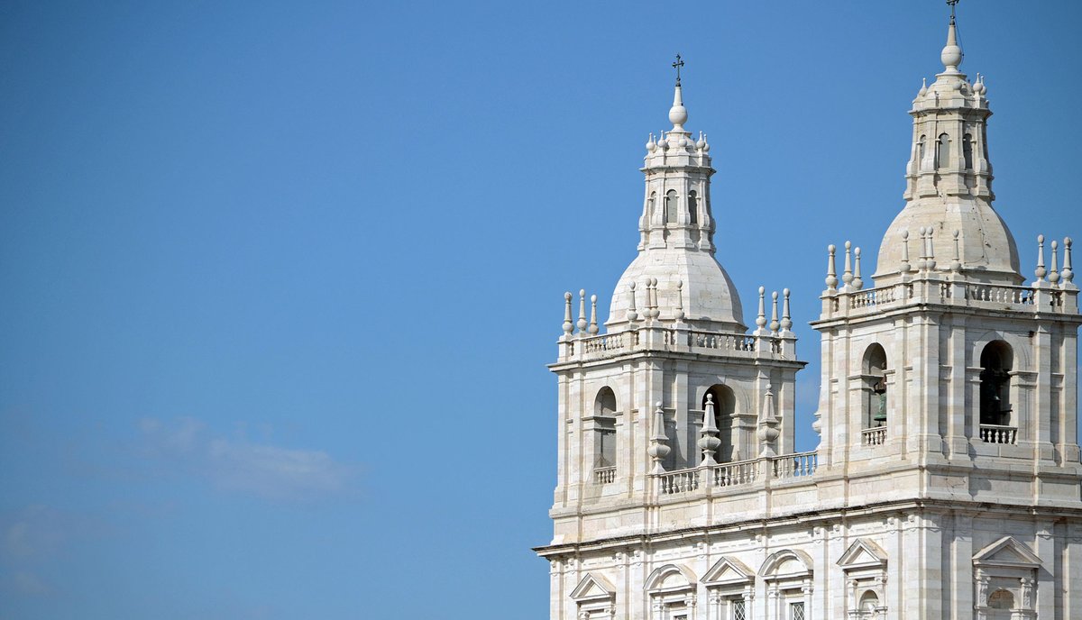 Monastery of São Vicente de Fora (30743514797).jpg