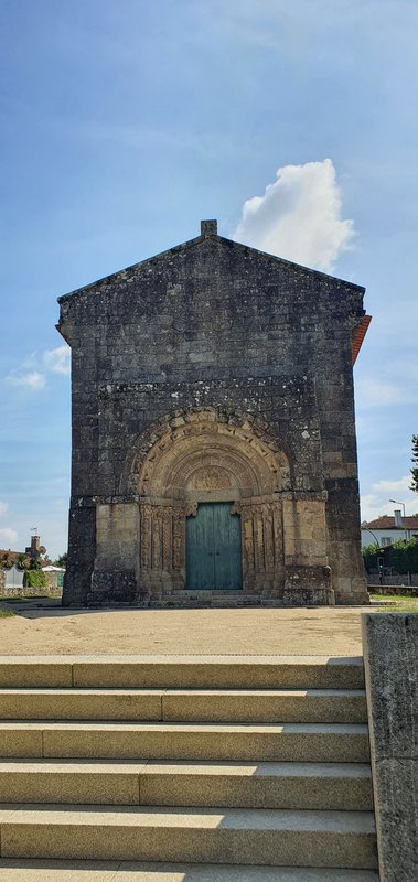 Mosteiro de São Salvador de Bravães.jpg