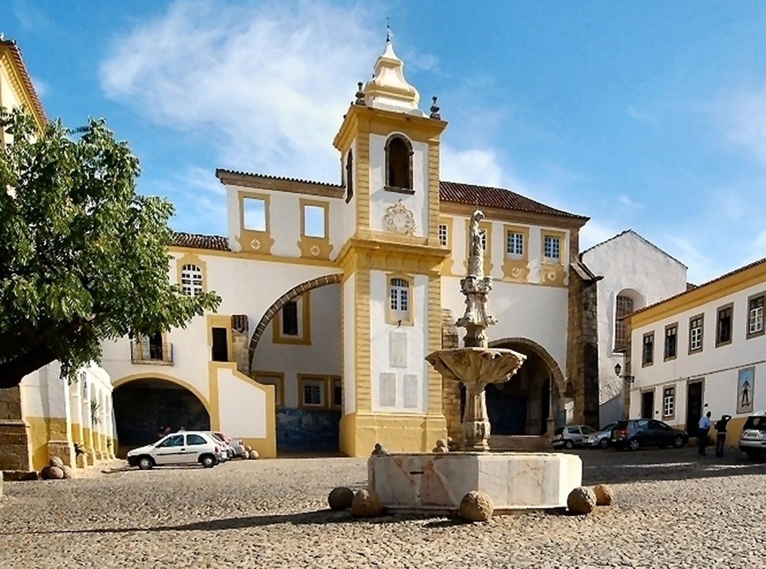 Mosteiro de Sao Bernardo (Portalegre) (cropped).jpg