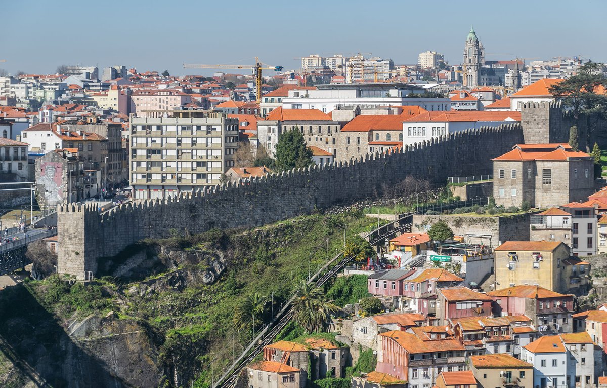Muralhas fernandinas do Porto (8).jpg