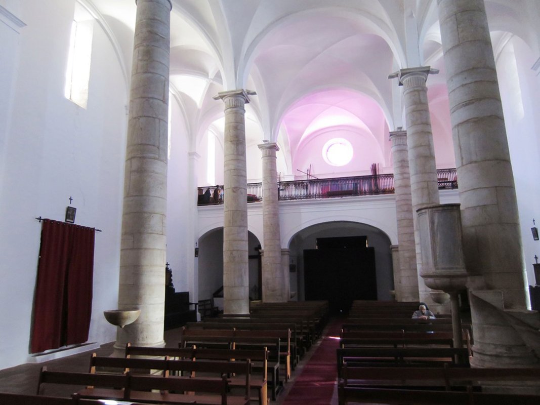 Nave central e coro.jpg