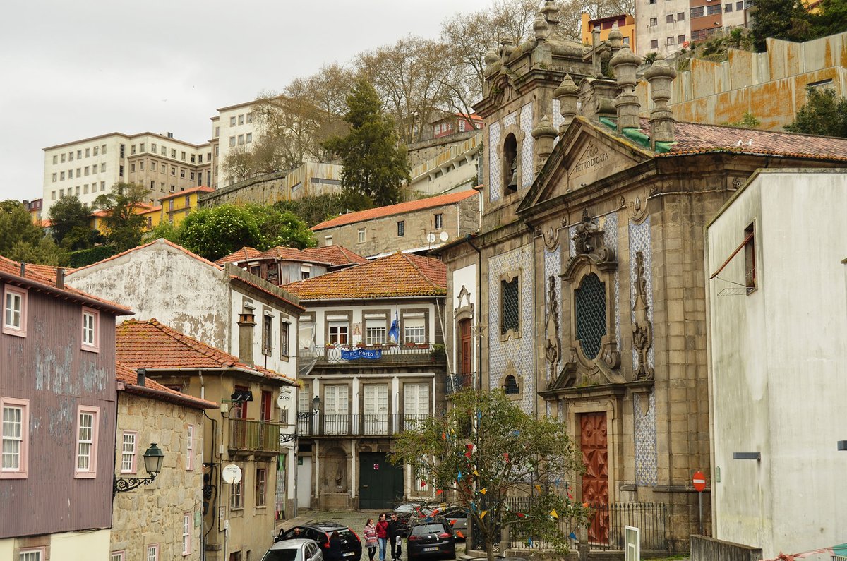 S. Pedro de Miragaia (27780662455).jpg