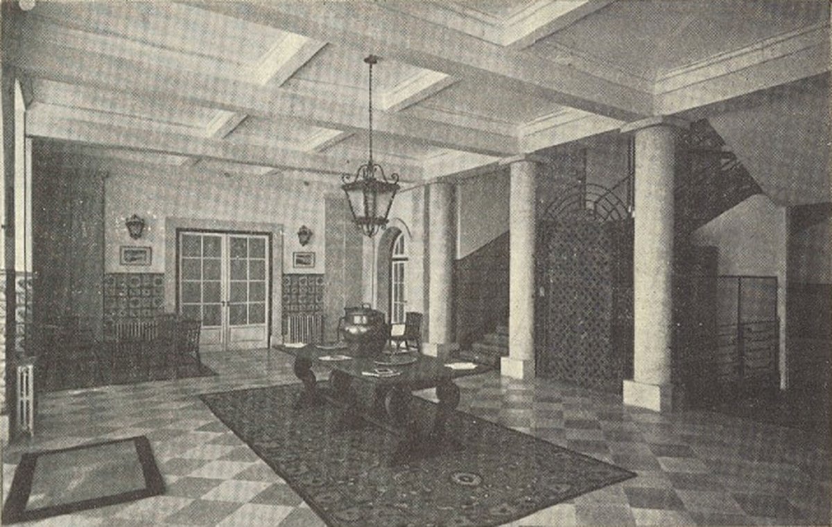 Sanatorio Penhas Saude - Atrio - GazetaCF 1398 1946.jpg