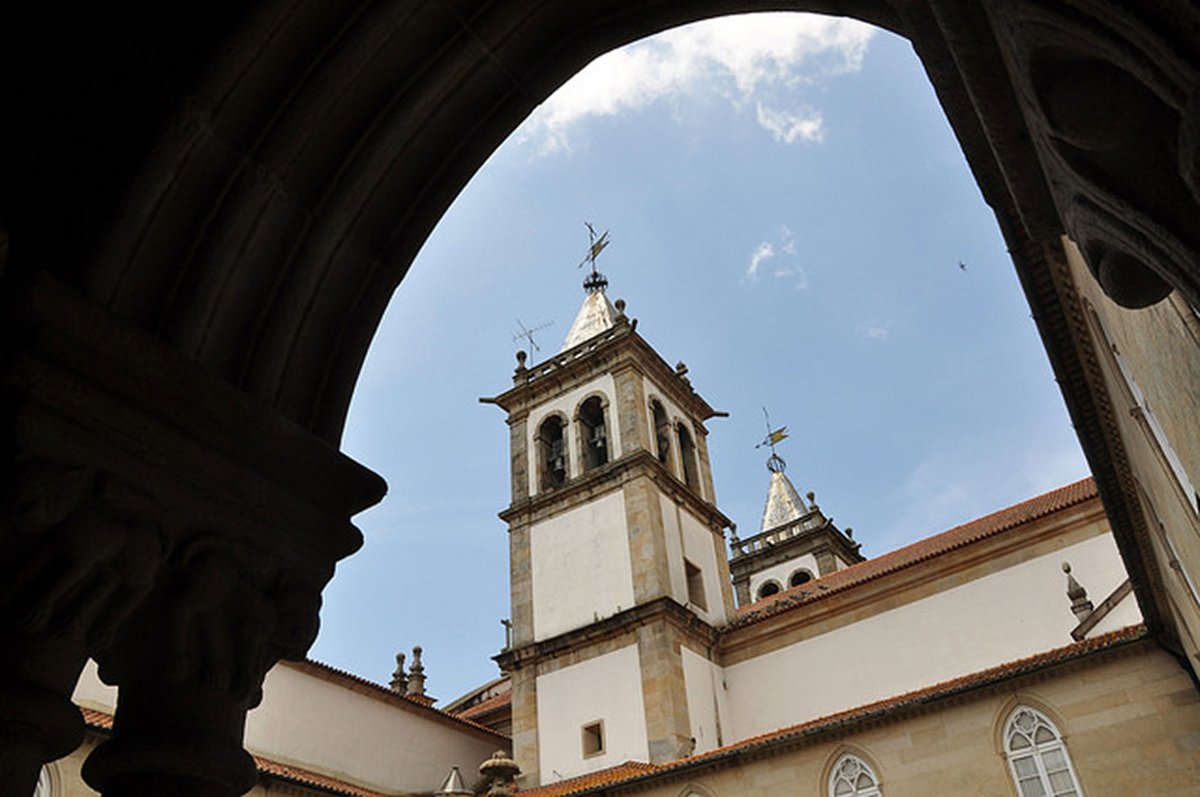 Santo Tirso - Mosteiro de São Bento.jpg