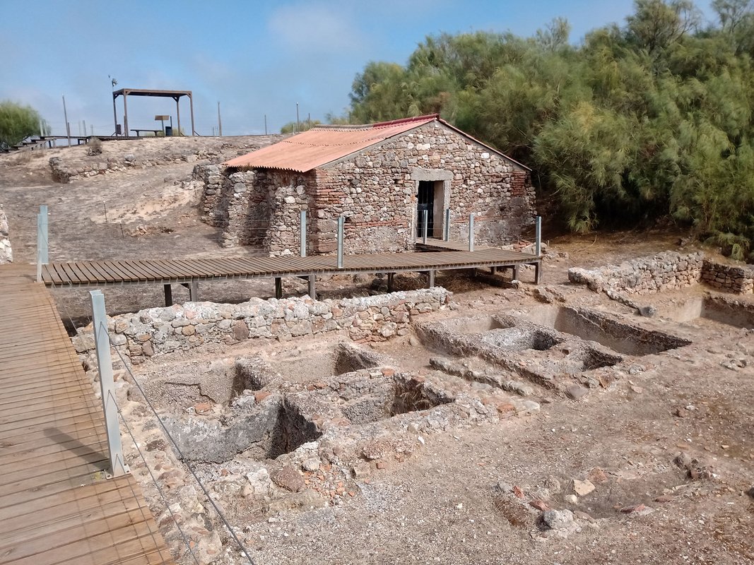 The Area In Front of the Mausuleum (51528363119).jpg