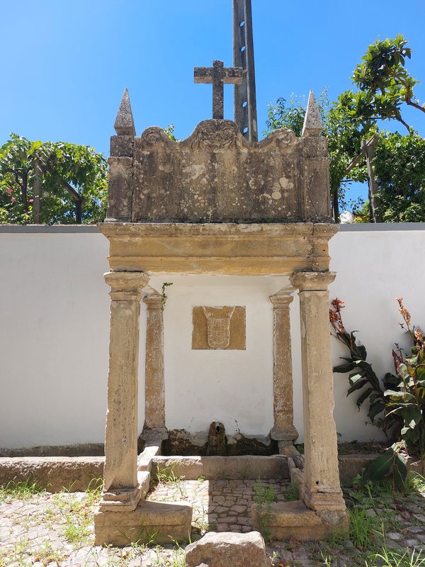 Vista aproximada da Fonte de São Lourenço em Tomar.jpg