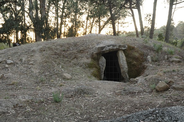 Anta da Arquinha da Moura (1).jpg