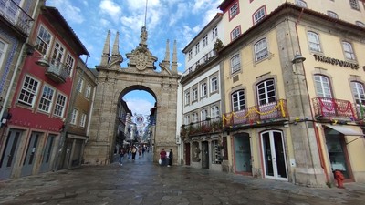 Arco da Porta Nova, Braga, Portugal 05.jpg