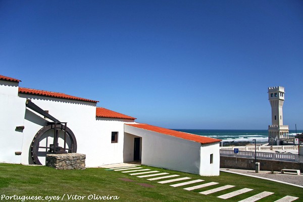 Azenha de Santa Cruz - Portugal (11519139634).jpg