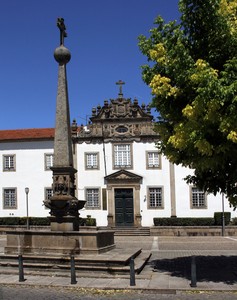 Braga-Largo de Santiago-04-Fonte-2011-gje.jpg