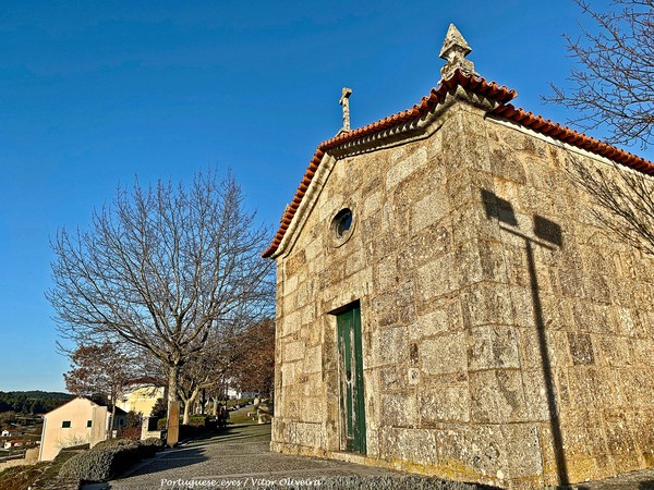 Capela de Nossa Senhora do Leite - Aguiar da Beira - Portugal (45801583445).jpg