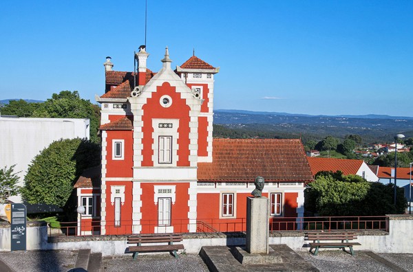 Casulo de Malhoa - Figueiró dos Vinhos - Portugal (53033326896).jpg
