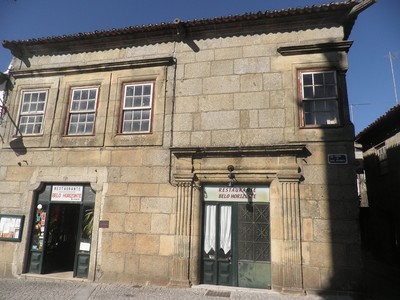 Edifício Largo de S. Vicente 01.jpg