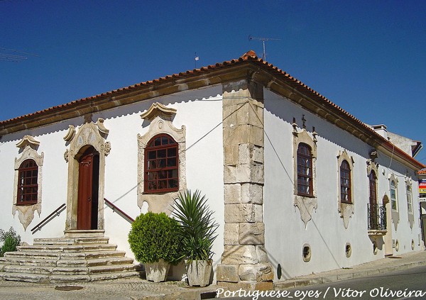 Edifício de Horácio Fernandes Santos Monteiro - Batalha - Portugal (11932118436).jpg