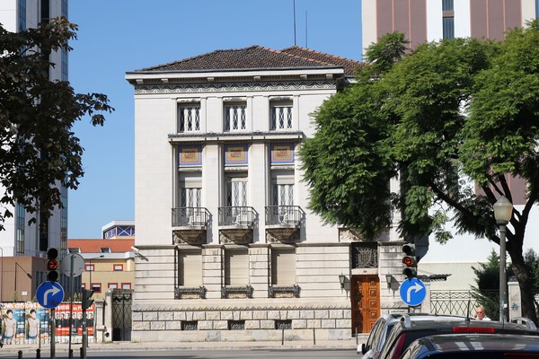 Edifício na Avenida 5 de Outubro, nº 209 Moradia António Bravo 7175.jpg