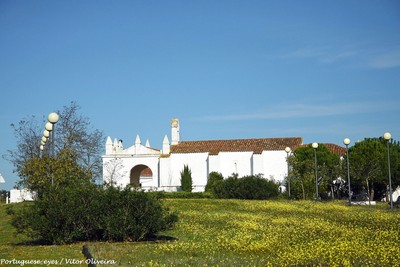 Ermida de Nossa Senhora da Represa - Portugal (15725070652).jpg