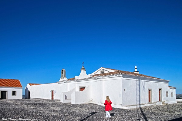 Ermida de Nossa Senhora do Socorro - Serra do Socorro - Portugal (52525810503).jpg