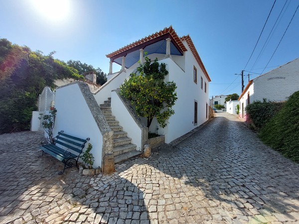 Escadaria da Casa Alpendrada.jpg