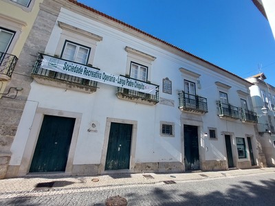 Fachada frontal do Conjunto edificado do Solar dos Sousa Coutinhos, que inclui o designado Palácio Landal.jpg