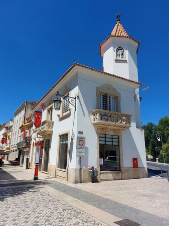 Fachada sul e principal da Casa de Vieira Guimarães.jpg
