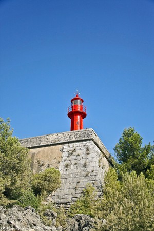 Farol do Forte do Cavalo - Sesimbra - Portugal (50569558838).jpg