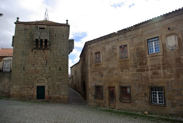 Freixeda de Torrao 02 torre Metelos by-dpc.jpg