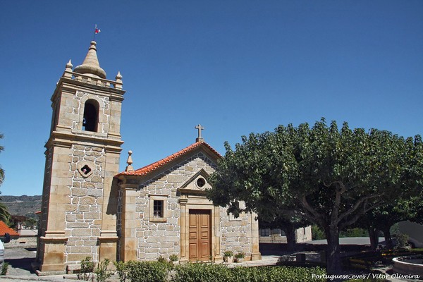 Igreja Matriz de Aldeia Viçosa - Portugal (29018433901).jpg