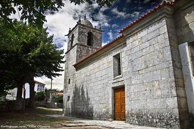 Igreja Matriz de Moimenta - Portugal (20971124145).jpg