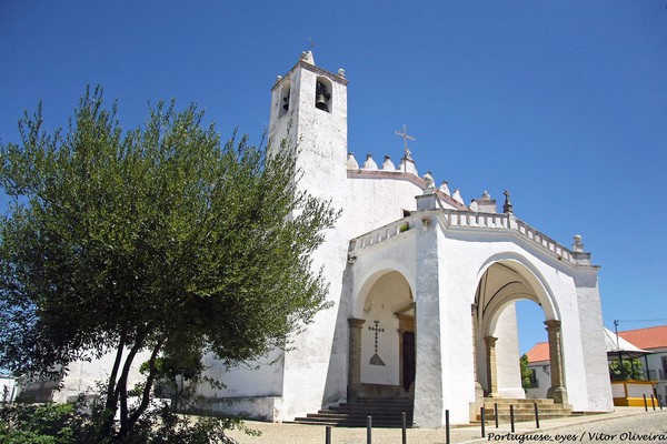 Igreja Matriz de Vimieiro - Portugal (19206065511).jpg