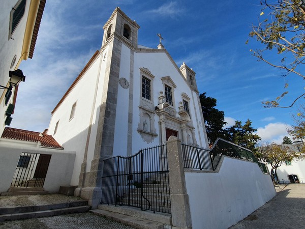 Igreja Paroquial de Carnaxide 02.jpg