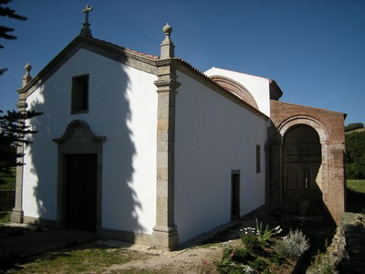 Igreja de Castro de Avelãs.jpg