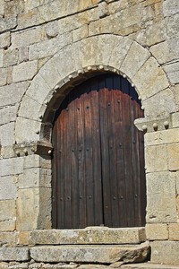 Igreja de Fonte Arcada - Portugal (21565021708).jpg
